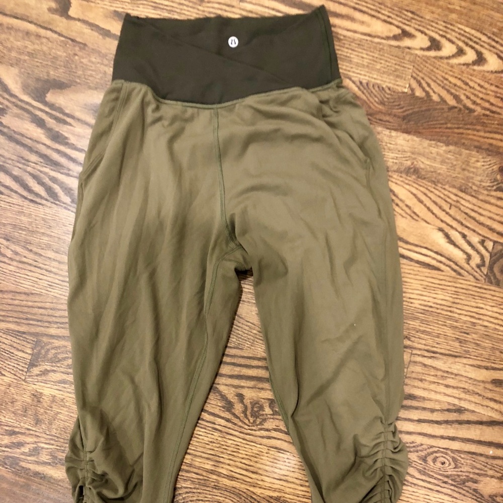 Lululemon joggers with dual waistband - Picture 2 of 5